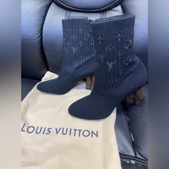 Louis Vuitton SILHOUETTE ANKLE BOOT - Picture 3 of 4